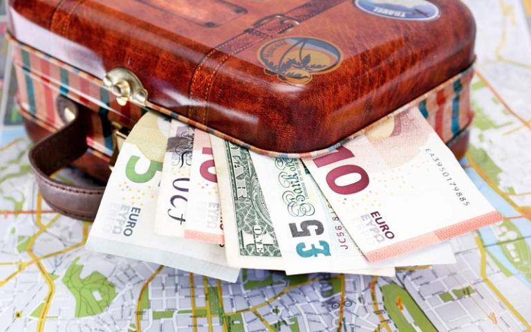 Seyahat etmeniz için para ödeyen şirketler !